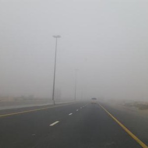 بالصور: تشكل الضباب ببعض مناطق الدولة صباح اليوم 