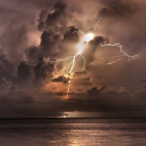 جدة | فرص الأمطار ترتفع مُجدداً والموعد فجر وصباح الجمعة