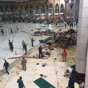 الأجهزة الصحية في مكة تعلن حالة الاستنفار القصوى بعد سقوط الرافعة في الحرم