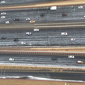 الأمطار تتسبب بإعاقة حركة السير في عدة مناطق بالإمارات