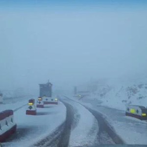 الثلوج تكسو ضهر البيدر