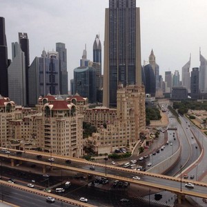 عاجل: تعليق الدراسة في جميع مدارس الإمارات نتيجة الأمطار 