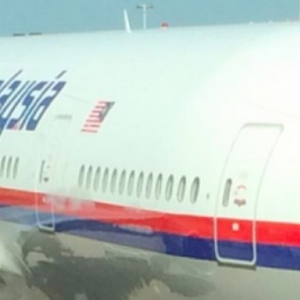 مزحة " سقوط " الطائرة الماليزية تتحول إلى حقيقة ! 