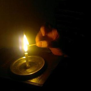 الأمطار تتسبب بانقطاع التيار الكهربائي عن اجزاء واسعة من القيصومة 