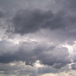 الثلاثاء : طقس خريفي وفرصة لزخات من المطر في جنوب البلاد