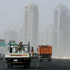 طقس الجمعة: رياح شرقية نشطة مثيرة للغبار و حالة من عدم الإستقرار الجوي تؤثر على بعض المناطق