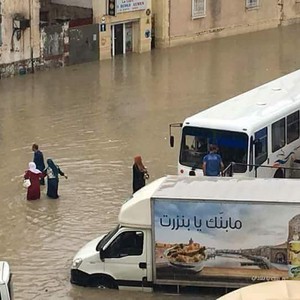 في تونس: 143ملم من الأمطار تُغرق بنزرت خلال 4 ساعات والجيش يُجلي عشرات العائلات 