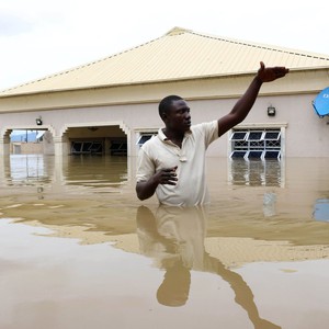نيجيريا...  مقتل 100 في فيضانات بعشر ولايات