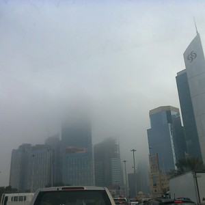 أجواء رطبة تزور قطر مطلع الأسبوع وتشكل الضباب وارد