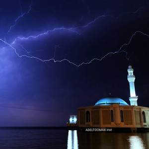 السعودية | سُحب رعدية وأمطار تبدأ من رابغ الساعات القادمة وتتحرك نحو جدة ليلاً 