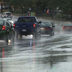 نصائح هامة تجنبك إرباك وحوادث الشتوة الأولى