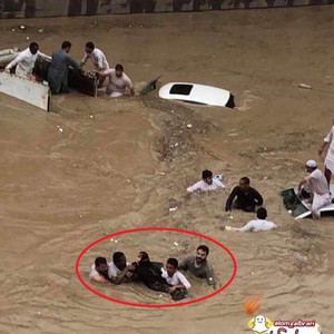 الدفاع المدني في الرياض | تضرر 71 مركبة و34 تماس كهربائي وإنقاذ 93 شخصًا بسبب الأمطار اليوم  