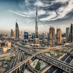 الخليج العربي والعراق تحت وطأة الحرارة العالية والرياح المثيرة للغبار الأربعاء والخميس 