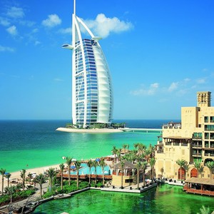 أول أيام العيد .. أجواء حارّة ورطبة في مختلف مناطق الدولة