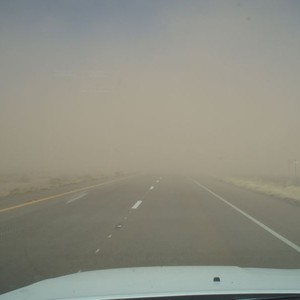 الإثنين: رياح شرقية قد تثير الأتربة في العين وبعض المناطق الداخلية