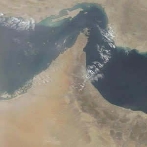 غبار عالق في أجواء الخليج العربي 