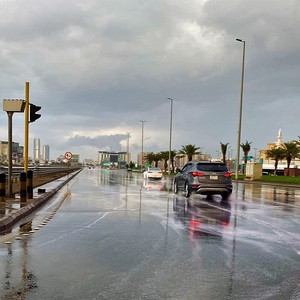 Vidéo | Des orages soudains et rares ont frappé la ville de Djeddah !