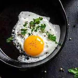 كل ما تحتاج معرفته حول فوائد البيض 