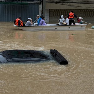 Catastrophe en Asie du Sud-Est | Le bilan des inondations s&#39;alourdit à 500 morts, des milliers de personnes sont bloquées