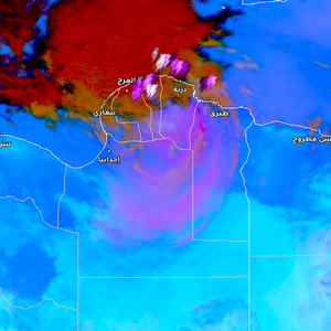 العاصفة دانيال - ليبيا | موجة غبار ضخمة تشكلت بسبب الرياح العاتية تواصل حركتها شرقاً وتقترب تدريجياً من غرب مصر