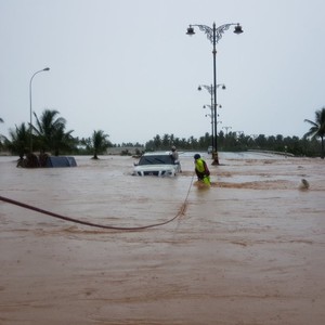وفاة مواطن وفقدان آخر جراء الحالة المدارية في ظفار