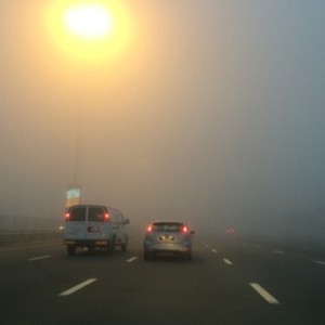 ضباب متوقع فجر الثلاثاء على المناطق الغربية للدولة