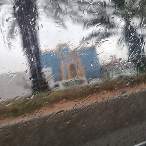 مشاهد لأمطار الرياض | أجواء استثنائية تعيشها العاصمة السعودية.. ويا حلو الرياض لامطرت سحايبها