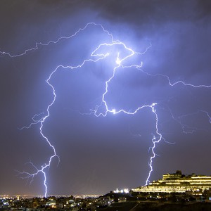 تنبيه مبكر - السعودية | تدفق اضافي للرطوبة المدارية وتوقعات باشتداد الأمطار على جازان وعسير والباحة نهاية الأسبوع