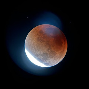 خسوف القمر الكلي.. ومشاهد من حول العالم وثّقت الحدث.. فيديو وصور