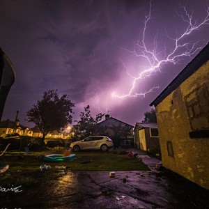 Grande-Bretagne : Alerte à un phénomène sanitaire `étrange`, alors que le pays est exposé aux orages et à un changement climatique radical