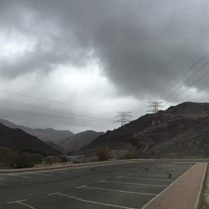 الفجيرة والساحل الشرقي.. توقعات بأجواء غائمة ورطبة 