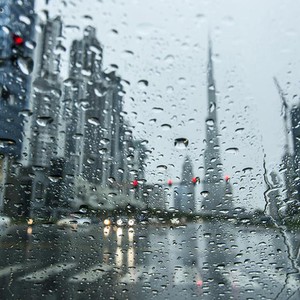 Video | Good rain falls heavily in the Emirates on the last day of the year 2021