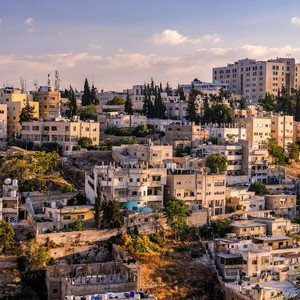 طقس الثلاثاء | معتدل نهاراً يميل للبرودة ليلاً مع فرصة لتشكل الضباب على أجزاء من الطريق الصحراوي