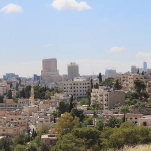 الثلاثاء.. أجواء ربيعية معتدلة في أغلب المناطق وفرصة لزخات أمطار رعدية أقصى شرق المملكة