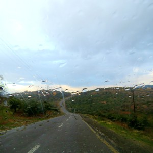 من الجُمعة إلى الأحد.. انخفاض تدريجي على درجات الحرارة وفرصة لزخات من الأمطار