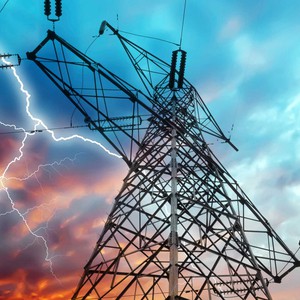 توزيع الكهرباء تكثف استعداداتها للمنخفض الجوي وتعلن خطة للطوارئ