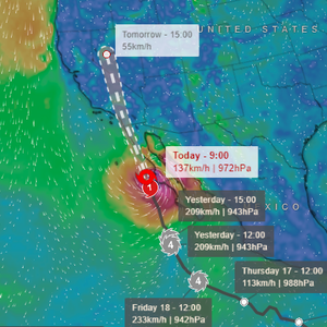 إعصار هيلاري يهدد سواحل كاليفورنيا برياح عاتية وموجة غير مسبوقة من الفيضانات 
