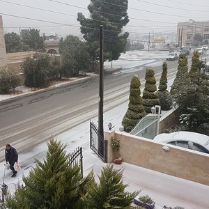 الخميس..ثلوج فوق الجبال التي يزيد ارتفاعها عن 900 متر..وأمطار بأجزاء واسعة من البلاد