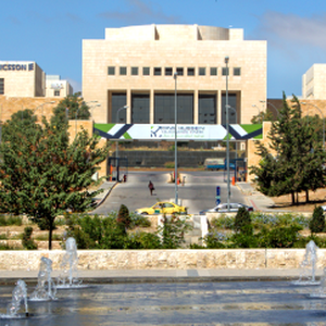 أجواء مُعتدلة ورياح نشطة بالتزامن مع احتفالات المملكة بالأعياد الوطنية ومئوية الثورة العربية الكبرى