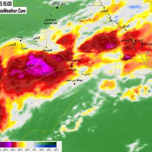 سحب رعدية كثيفة غرب العاصمة الرياض مساء الخميس