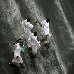 أمطار مكة الأخيرة تكشف عن رُفات حاج توفي قبل 4 سنوات في مزدلفة