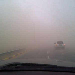 صورة اليوم: انعدام الرؤية الأفقية بسبب الغبار على طريق المدام-مليحة