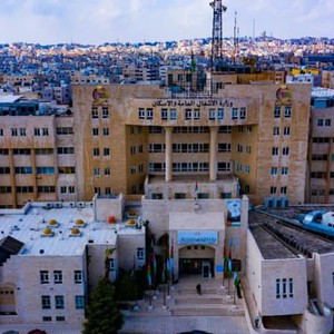 الأردن : الاشغال تتعامل مع 4 انهيارات صخرية على طريق ذيبان - الموجب - الكرك