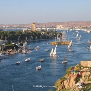 الثلاثاء | أجواء مستقرة وحارة نسبياً مع ارتفاع بقيم الرطوبة ونشاط للرياح على خليج السويس