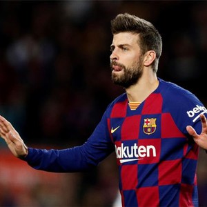 بيكيه يهدي إنتر الأهداف.. ويعقد موقف برشلونة