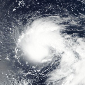 تطور العاصفة الاستوائية ترامي .. وتوقعات بتحولها الى إعصاراً من الدرجة الرابعة غرب المحيط الهادي