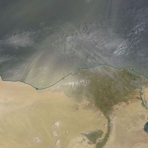 صورة اليوم: موجة غبار تنطلق من الأراضي المصرية نحو أجواء المتوسط