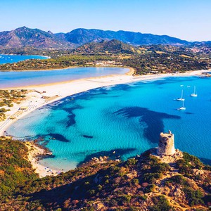 جزيرة إيطالية ستدفع لك 15 ألف يورو للعيش فيها!