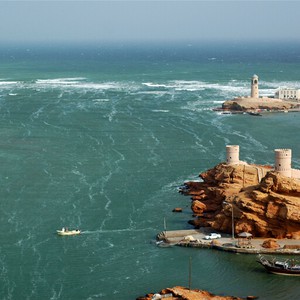 أجواء لطيفة ورياح نشطة في السلطنة