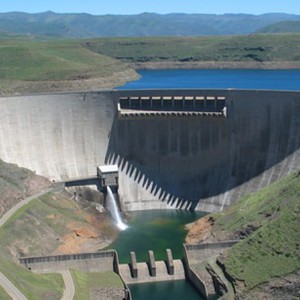 إنهيار جزئي في سد النهضة الإثيوبي وخبراء يحذرون من إنهياره بالكامل في أي وقت 